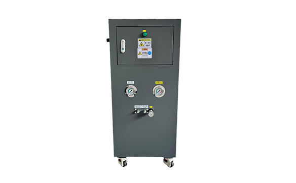 High-pressure outlet for cutting oil  30 bar